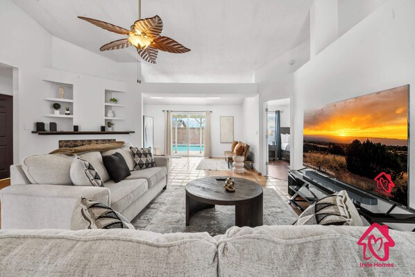 TV, fireplace, offices