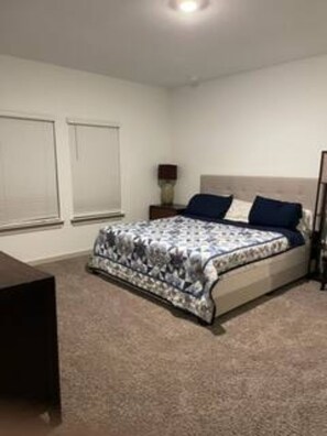 4 soverom, strykejern/-brett, wi-fi og sengetøy