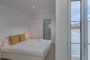 2 dormitorios, tabla de planchar con plancha, Internet y ropa de cama