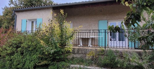 Quiet, detached house close to shops and hiking trails.