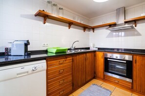 Refrigerador, microondas, horno y lavavajillas 