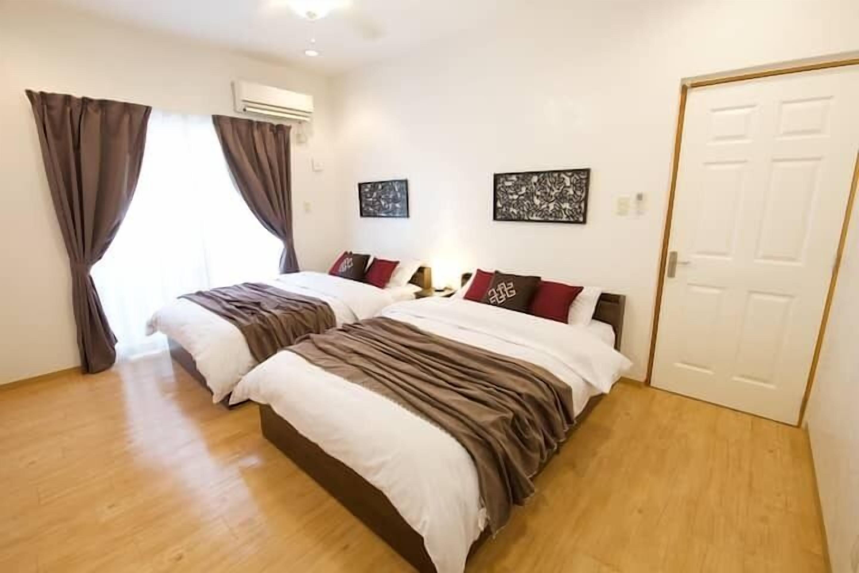 Apartment | Blackout drapes, iron/ironing board, free WiFi