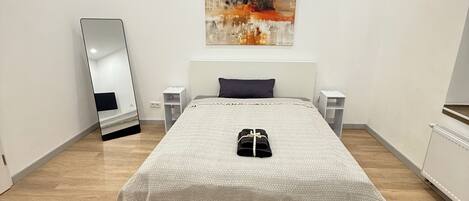 1 Schlafzimmer, Schreibtisch, Bügeleisen/Bügelbrett, kostenloses WLAN