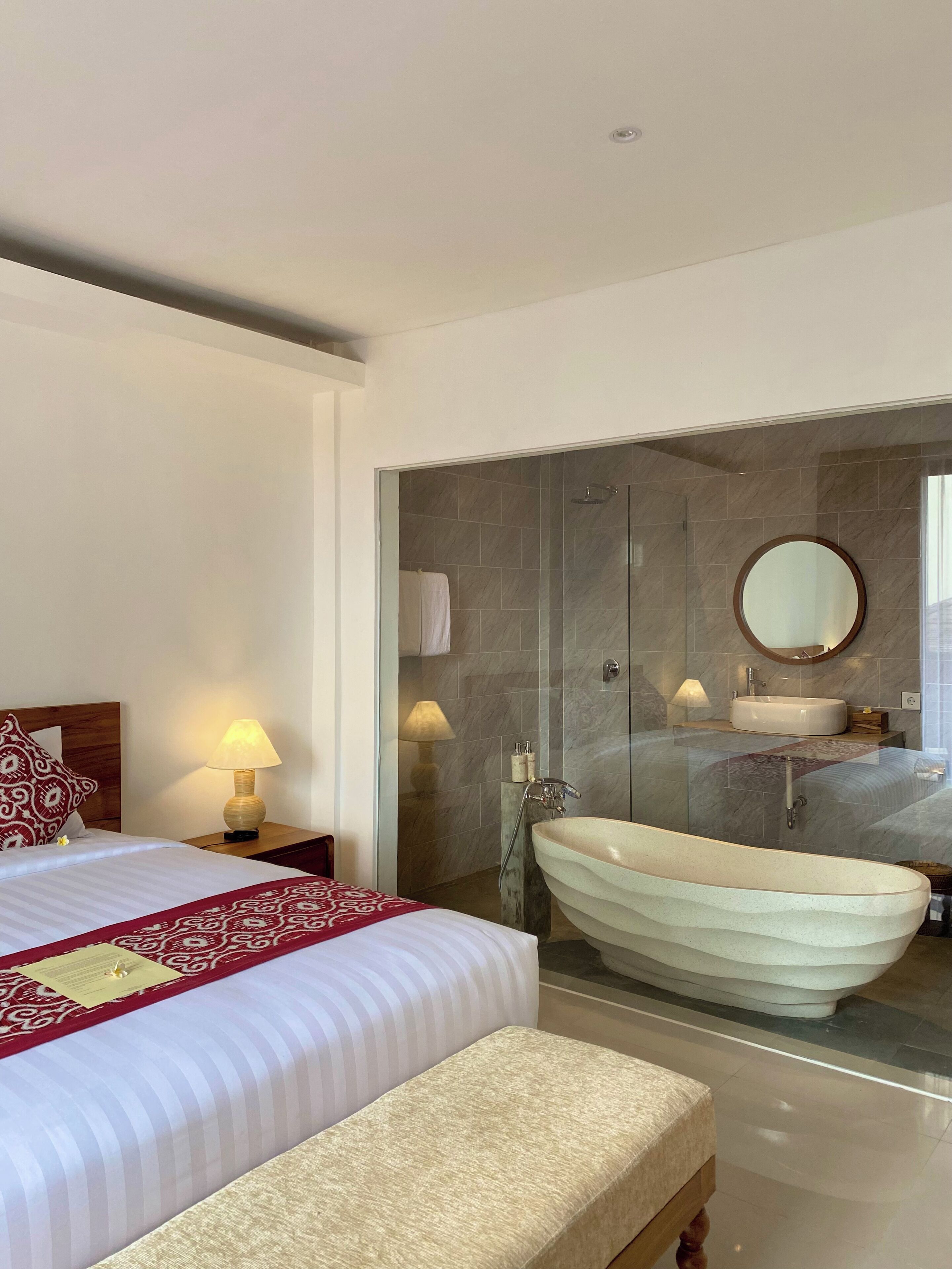 Caja de seguridad en la habitación, cortinas blackout y wifi gratis 