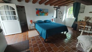 1 bedroom, internet, bed sheets