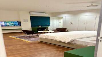 3 habitaciones, tabla de planchar con plancha, wifi y ropa de cama