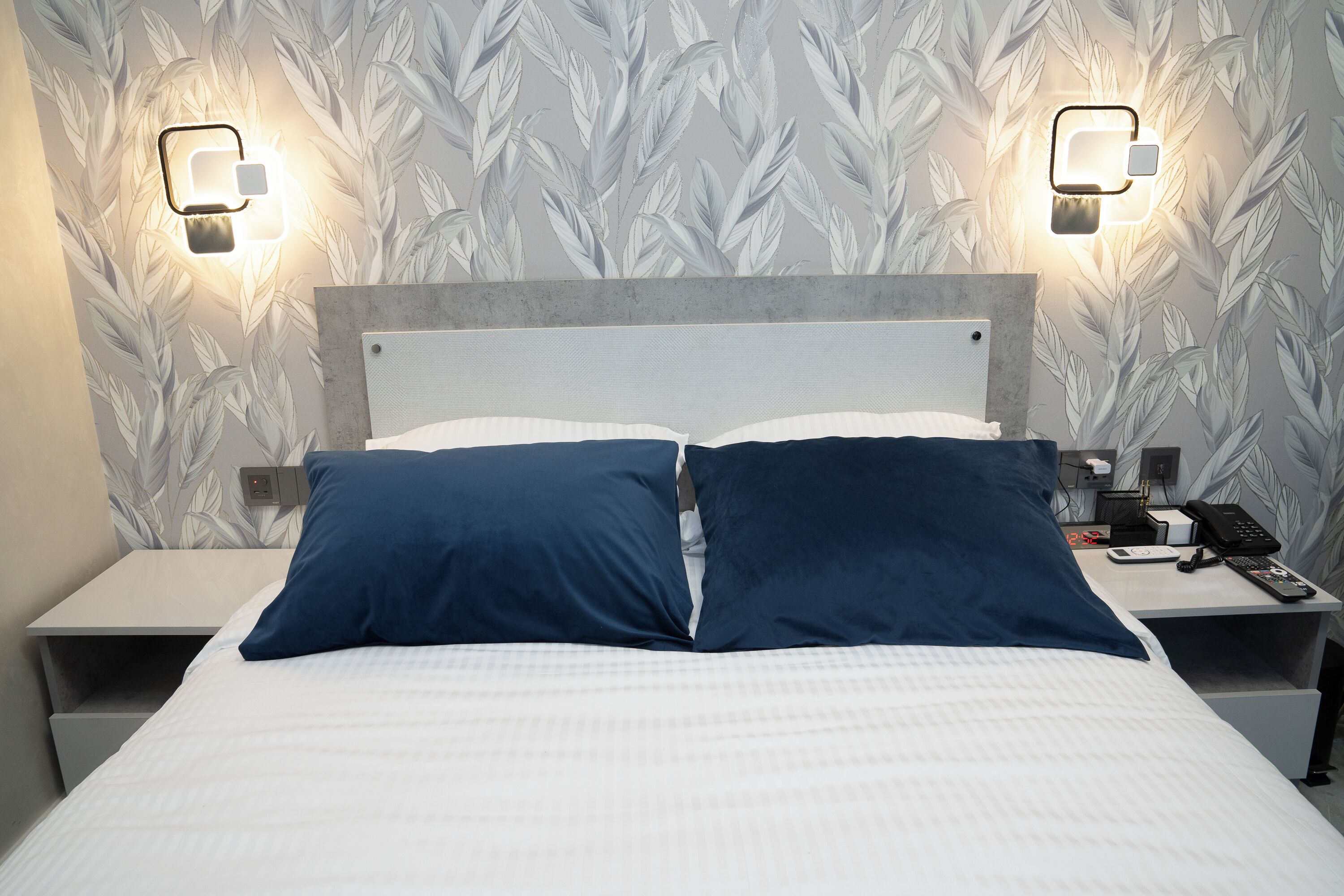 Habitación Deluxe, vistas a la ciudad | Caja fuerte, cortinas opacas, sistema de insonorización