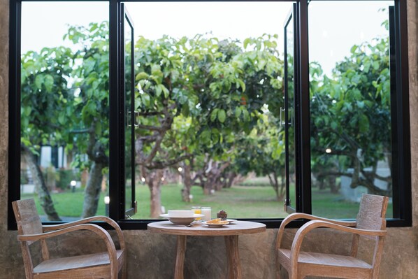 Ferdiglaget frokost hver dag (THB 300 per person)