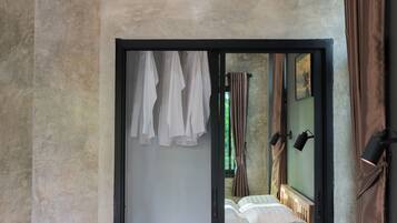 Deluxe Bungalow | In-room safe, desk, laptop workspace, blackout curtains