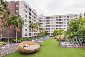 Studio, plusieurs chambres, accessible aux personnes à mobilité réduite, fumeur | Enceinte de l’hébergement