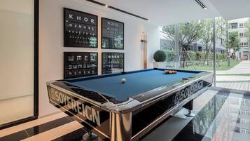 Studio, Multiple Bedrooms, Accessible, Smoking | Game room
