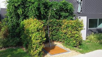 Studio, Multiple Bedrooms, Accessible, Pool View | Property grounds