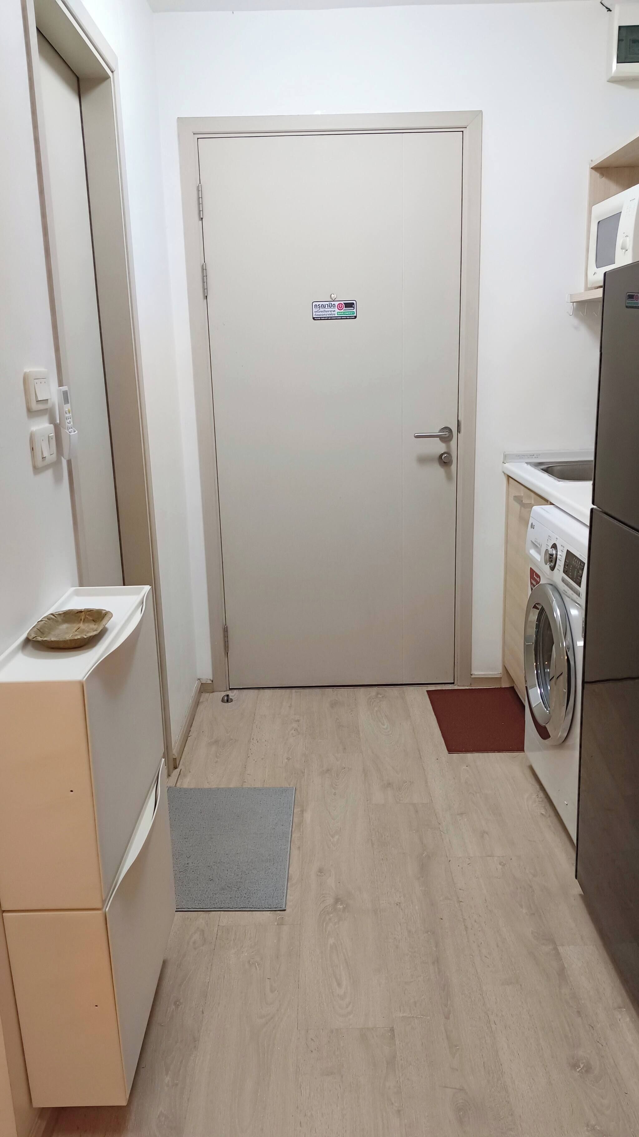 Studio, Accessible, Pool View | Laundry