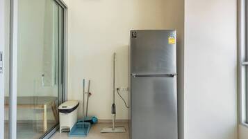 Apartment, 2 Bedrooms, Accessible, Smoking | Interior