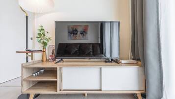 Apartment, 2 Bedrooms, Accessible, Smoking | Room amenity