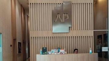 Apartment, 2 Bedrooms, Accessible, Smoking | Lobi