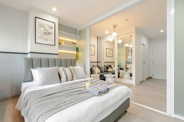 Condo, 1 Bedroom, Smoking, Pool View | 1 bedroom - 1 BR 5 Mins BTS Bearing 7-11 and Lotus (Samut Prakan)