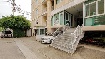 Condo, 1 Bedroom, Smoking, Pool View | Exterior