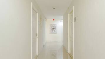 Condo, 1 Bedroom, Smoking, Pool View | Interior