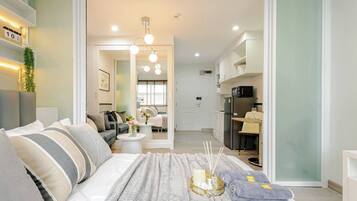 Condo, 1 Bedroom, Smoking, Pool View | 1 bedroom