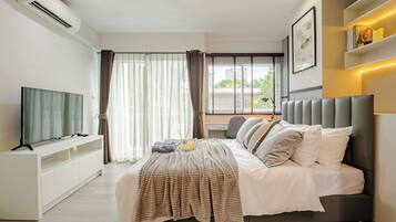 Condo, 1 Bedroom, Smoking, Pool View | 1 bedroom