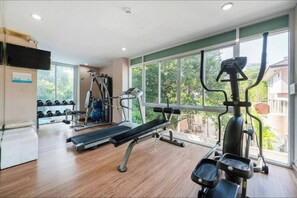 Condo, 1 Bedroom, Smoking, Pool View | Fitness facility