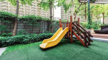 Studio, Multiple Bedrooms, Accessible, Smoking | Children's area