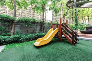 Studio, Multiple Bedrooms, Accessible, Smoking | Children's area