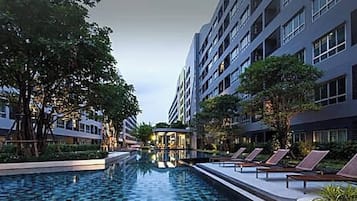 Estúdio, vários quartos, acessível, para fumantes | Piscina | Piscina externa