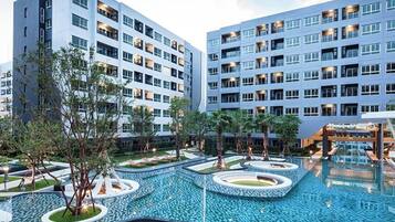 Studio, Multiple Bedrooms, Accessible | Pool | Outdoor pool