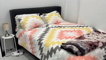 2 bedrooms, iron/ironing board, free WiFi, bed sheets