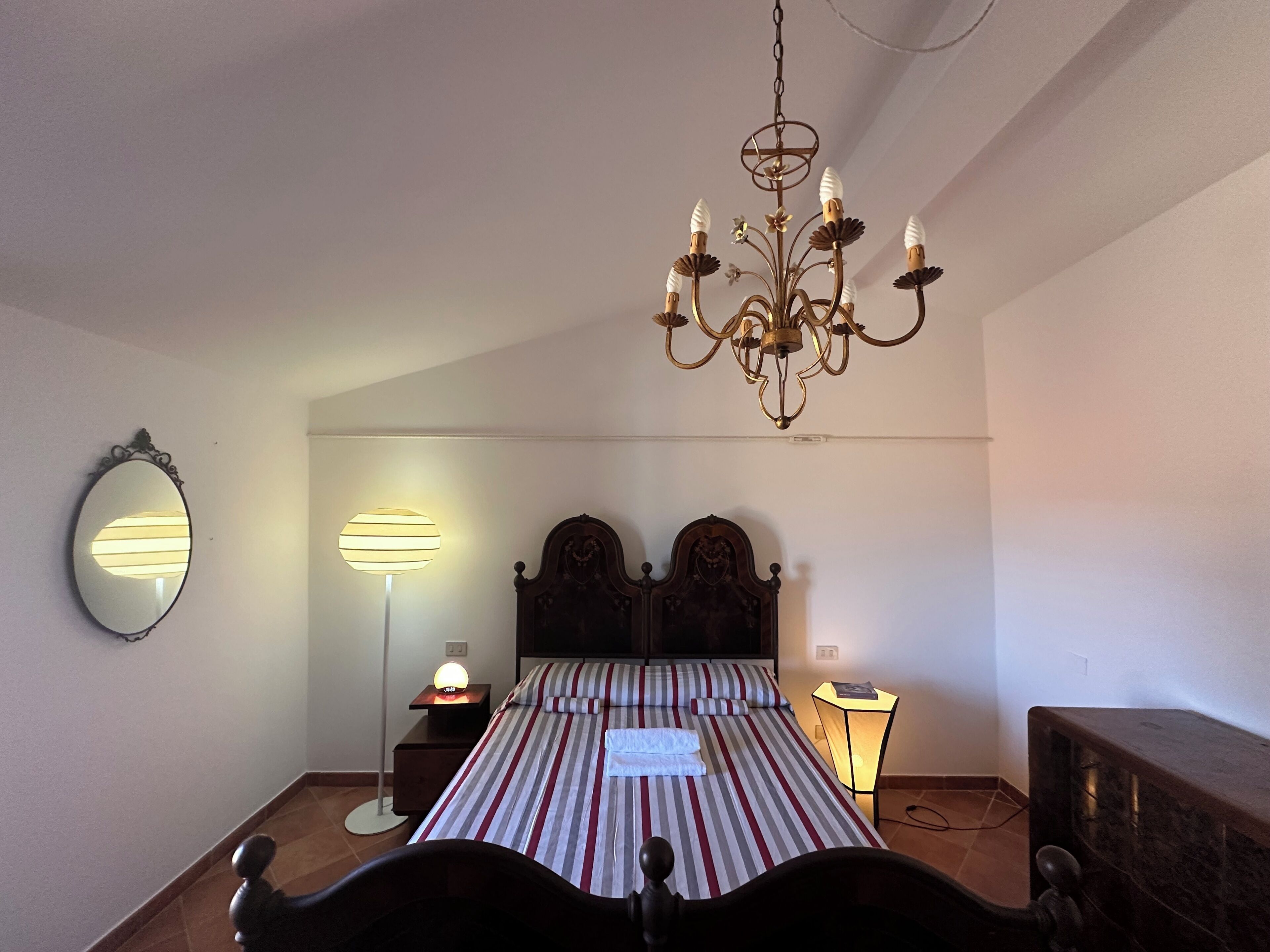 2 chambres, fer et planche à repasser, Wi-Fi gratuit, draps fournis