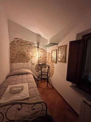 2 bedrooms, bed sheets