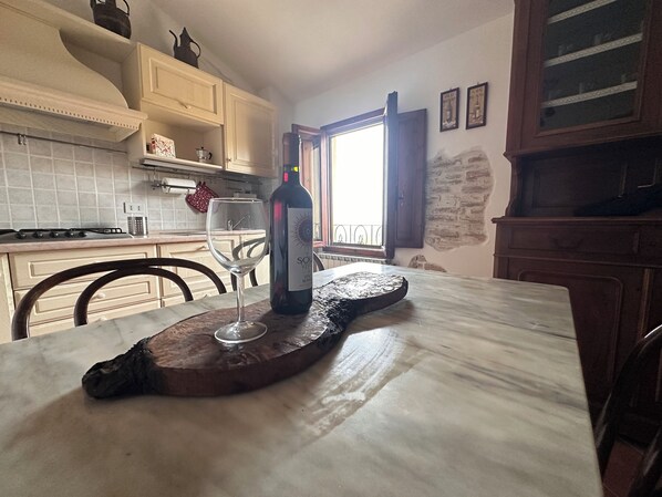 Dining - Wine & View Guesthouse (Soiana)