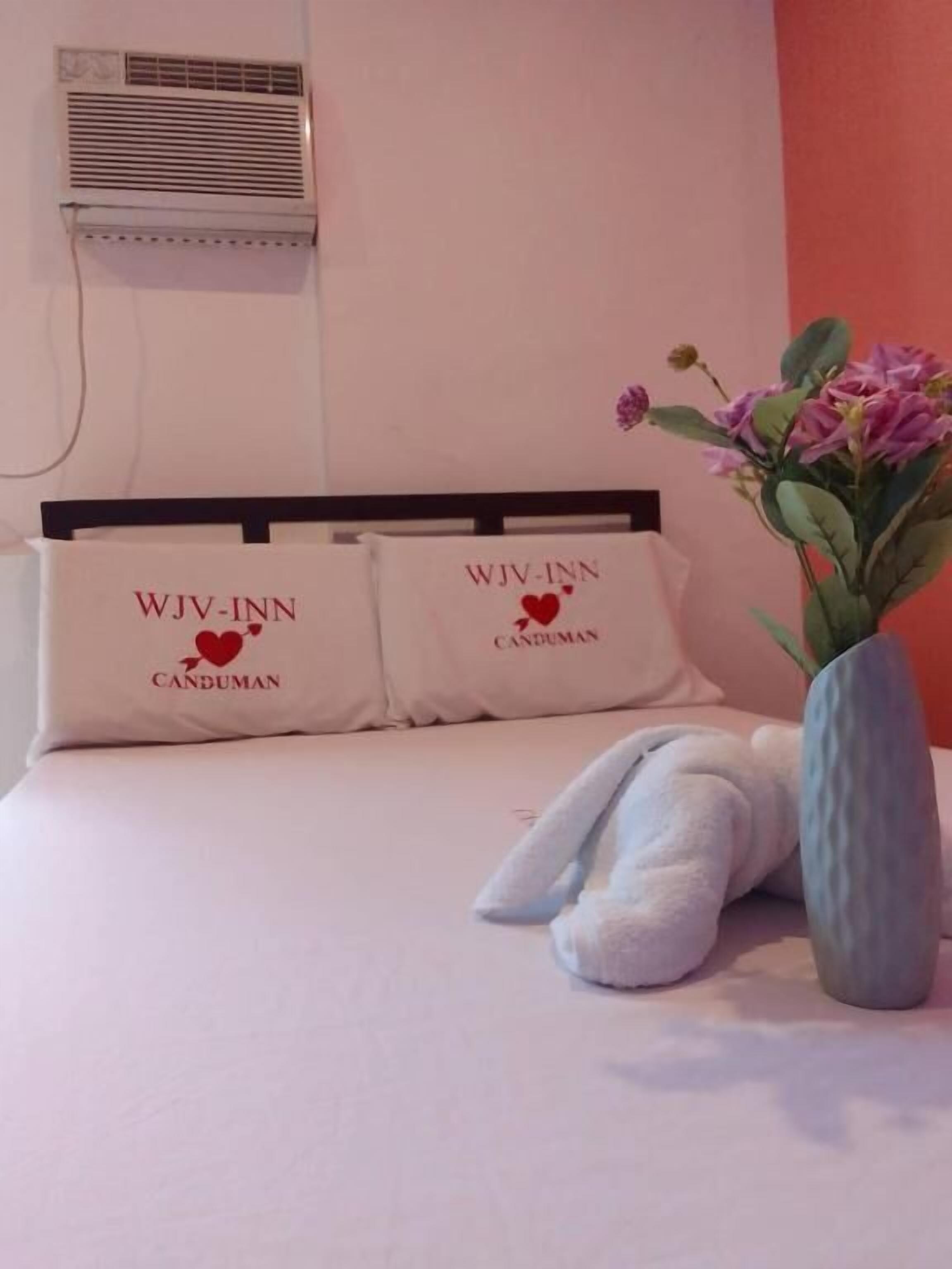 Standard Room | Desk