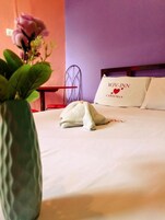 Standard Room | Desk