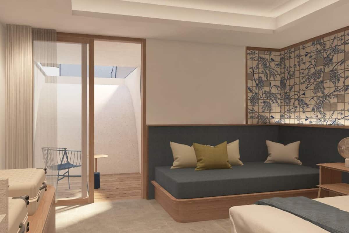 Habitación superior con 2 camas individuales, 2 camas individuales, vista a la alberca | Caja de seguridad en la habitación y tabla de planchar con plancha