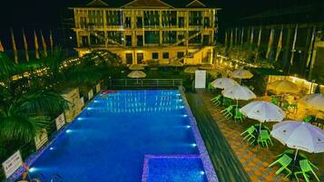 Kolam renang outdoor