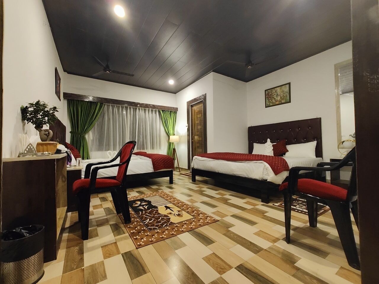 客房内保险箱、熨斗/熨衣板、免费 WiFi