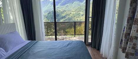 5 habitaciones, tabla de planchar con plancha y wifi gratis