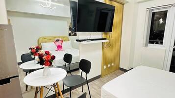 1 bedroom, internet, bed sheets