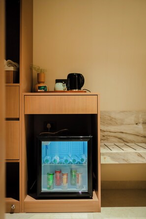 In-room safe, desk, laptop workspace, blackout curtains