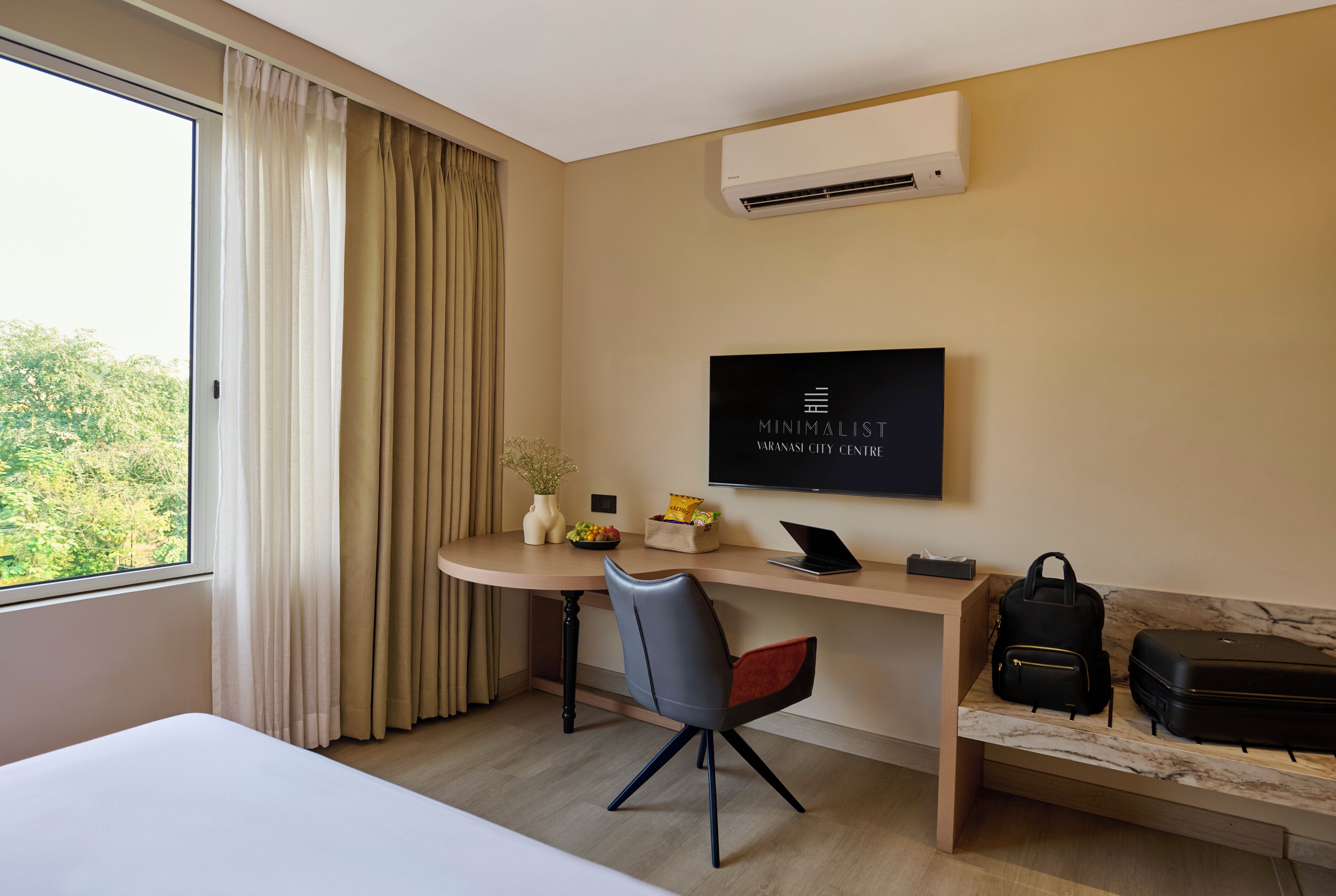 Superior King Room | Premium bedding, minibar, in-room safe, desk