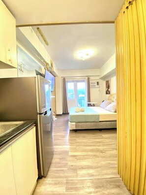 Room - Cozy Spacious condo with AC and fitness room in charming Cebu City (Cebu City)
