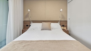 1 bedroom, iron/ironing board, WiFi (free), bed sheets