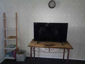 Interior - APARTMENT 1B SECOND FLOOR- GUESTS apartment 1a ground floor -management (Wulguru)