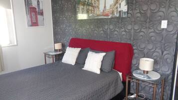 3 chambres, fer et planche Ă repasser, draps fournis