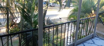  3 bedroom app with aircon in living area