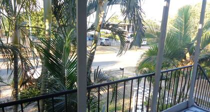 3 bedroom app with aircon in living area