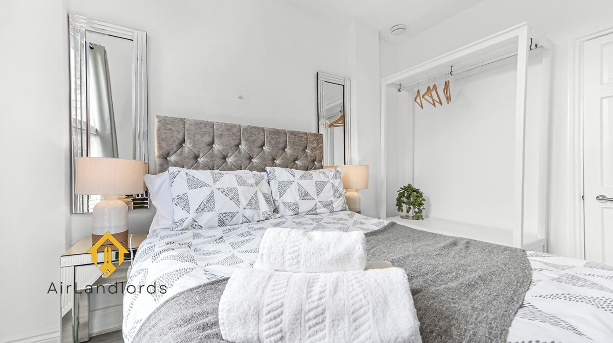 2 bedrooms, iron/ironing board, free WiFi